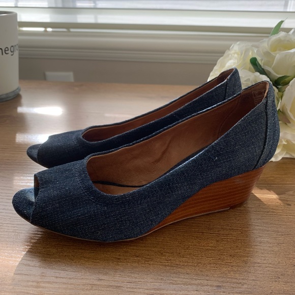 Clarks Artisan Denim Peep toe pumps - Picture 1 of 4